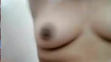 Hairy Filipina spreading.