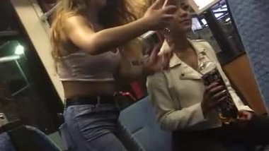 Sexy Highshool Teens public dancing for jerking Boys