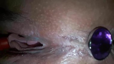 Closeup - Teen Making Her Pussy Squirt