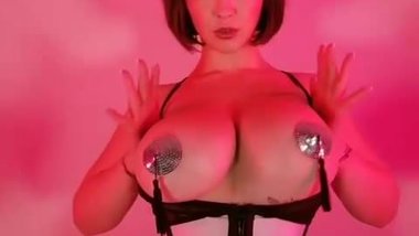 Sexy Brunette on Webcam