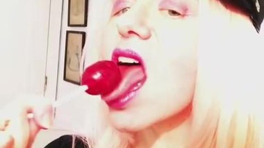 Jennvix - Long Tongue Play and Seduction