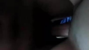 she takes an orgasm thanks to a big cock (public cheating)