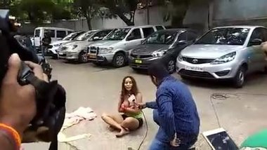 actress getting naked in public 4