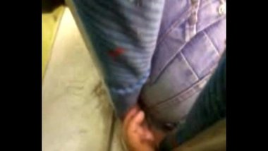 BUENA METIDA DEDOS BUS CASADA